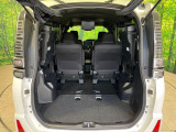 後席を格納すると、これだけの広さが!シーンに合わせたシートアレンジで、大きな荷物も積むことが出来ます♪