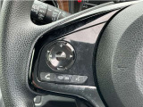 ハンドルにオーディオの操作スイッチが装備されています!視線を前方から外さずハンドルから手を離さずに操作できるのでとっても安全ですね♪