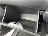 【 グローブボックス 】小物の収納が可能です!