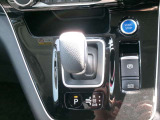 電動パーキングブレーキ装備!また、オートブレーキホールド機能もありますので、停車時ブレーキペダルから足を離してもブレーキ力を保持しているので動き出しません。(アクセルペダルを踏むと解除され発進します)