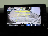 バックカメラの画像です。ガイドラインがスムースな車庫入れをサポートいたします。車庫入れの安心感がアップしますね。