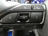ステアリングスイッチ付き。オーディオの操作やハンズフリー通話も前方から目を離すことなく操作することが可能です。