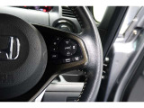Hondaセンシングの機能のひとつ、アダプティブクルーズコントロール付!アクセルから足を離しても設定したスピードと前車との車間を保ち走行してくれます!車線維持もアシスト☆高速道路で疲労軽減ですね☆