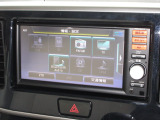 ナビゲーションは日産純正メモリーナビを装着しております。AM、FM、CD、Bluetooth、フルセグTVがご使用いただけます。初めて訪れた場所でも安心ですね!