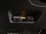 ハンドルの左下にETC2.0がついています。高速道路の料金所の通過も楽々です。 カードの取り出しもしやすい場所についています。
