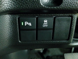 パーキングセンサーや横滑りを防ぐVSA等のスイッチ類は運転席の右側、手の届きやすい位置にあります。