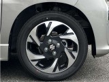 純正ホイールを装着しております。車両に関してのご質問は、スタッフまでお気軽にお問合せ下さい!TEL:0439-88-6662