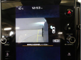 ■ドライバーから死角になりがちな左前方(助手席側)の映像を車内の11.6インチディスプレイに表示致します。ドライバーの死角となりやすい車体左側を確認できるので、狭い道で威力を発揮します。