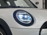 LEDヘッドライト・1目でMINIと分かる丸目のライトです。