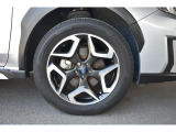 純正18インチアルミホイル/タイヤサイズは225/55R18です