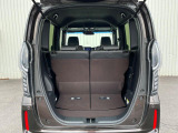 普段のお買い物や通勤、送迎等に十分な荷室スペースを確保しております。セカンドシートを倒すと、大きな荷物の積載も可能です♪