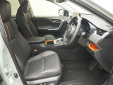 座り心地が良いシートなので長時間の運転でも快適にお過ごしいただけます。