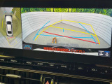 【パノラミックビューモニター】専用のカメラにより、上から見下ろしたような視点で360度クルマの周囲を確認することができます☆死角部分も確認しやすく、狭い場所での切り返しや駐車もスムーズに行えます。