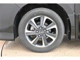 純正なので車に似合うデザインになっていますね。スタッドレスタイヤもご相談下さい。