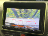 【バックカメラ】駐車時に後方がリアルタイム映像で確認できます。大型商業施設や立体駐車場での駐車時や、夜間のバック時に大活躍!運転スキルに関わらず、今や必須となった装備のひとつです!
