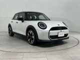 おすすめポイント2:社外カスタム多数!ぜひお車を見にご来店ください。(ヘッドライトプロテクション、社外ステアリング、センターメーターホルダー、ルーフラッピング等)
