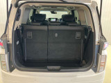 【ラゲッジルーム】3列使ってもゆとりある積載スペース!