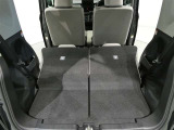 後席シート倒した状態です