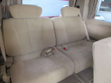 後部座席も気になるようなキズ・汚れやへたり等、大きなダメージはなく、良好な状態です。しっかりとクリーニング整備をしご納車いたします。