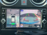 ナビ画面にアラウンドビュ-モニタ-の映像を映し出しています。  狭い場所での車庫入れをサポ-トしてくれる便利アイテムです。