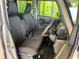 運転席シート廻りは使用感も少なく、良好な状態となっています。丁寧に使われていたことがよくわかりますね。