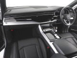 Audiのインテリアはエクステリア同様、優れたデザイン性とクオリティ、そして機能性を兼ね備えております。