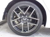 アルミホイールは安心のホンダ純正!車のデザインにもマッチしています。