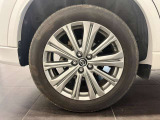 19インチ純正ホイール。