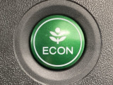 ★ECONスイッチ★ エコドライブを加速しよう!スイッチをONにすると、運転の仕方によるロスを抑え込み燃費をよくするようクルマが頑張ります(*^ー^*)燃費向上にチャレンジ♪