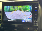 【バックカメラ】駐車時に後方がリアルタイム映像で確認できます。大型商業施設や立体駐車場での駐車時や、夜間のバック時に大活躍!運転スキルに関わらず、今や必須となった装備のひとつです!