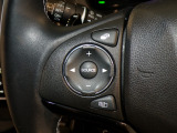 【ステアリングリモコン】ステアリングにオーディオ調節可能なスイッチが装備されていますので運転中でも視線をそらさずにオーディオの調節が可能です!