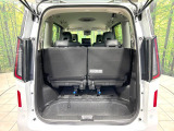 普段のお買い物や通勤、送迎等に十分な荷室スペースを確保しております。セカンドシートを倒すと、大きな荷物の積載も可能です♪