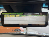 【デジタルインナーミラー】後席の大きな荷物や同乗者で後方が確認しづらい時でも安心!カメラが撮影した車両後方の映像をルームミラー内に表示。クリアな視界で状況の確認が可能です!