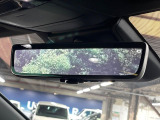 【デジタルインナーミラー】後席の大きな荷物や同乗者で後方が確認しづらい時でも安心!カメラが撮影した車両後方の映像をルームミラー内に表示。クリアな視界で状況の確認が可能です!