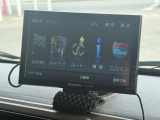 操作性に優れた社外ナビを装備しております。