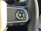ステアリング右側にはアダプティブクルーズコントロールのスイッチが配置されております♪Dアシストボタンもございます♪