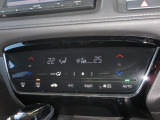 操作部に静電式タッチパネルを採用したフルオート・エアコンディショナー。Honda インターナビ同様、スマートフォン感覚の直感操作を実現しています。