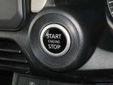 使い勝手の良いプッシュエンジンスターター装備♪鍵をカバンやポケットなどから取り出さずにエンジンを始動出来ます☆鍵を回す必要も探す必要もございません!