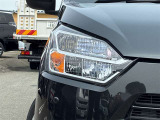 【LEDヘッドライト】LEDヘッドライトは、低消費電力で明るく、遠くまで照らす先進ライト。夜間走行時の視認性を高め、安全で快適なドライブをサポートします。