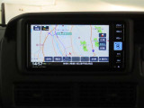 トヨタ純正ナビ装備!地図描写は文字も道もクリアで見やすく、滑らかに表示します。これさえあればもう道に迷わないですみますね♪フルセグで地上波デジタル放送TVもバッチリ綺麗に見れちゃいます♪