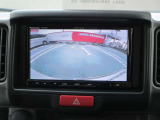バックカメラ付き。映像をディスプレイで確認しながら車庫入などができ大変便利です。