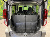 普段のお買い物や通勤、送迎等に十分な荷室スペースを確保しております。セカンドシートを倒すと、大きな荷物の積載も可能です♪