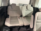 【3列目シート】足元もゆったりしており、家族のお出かけも快適にドライブできます★