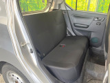 後部座席も気になるようなキズ・汚れやへたり等、大きなダメージはなく、良好な状態です。