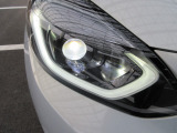 夜間走行時もLEDヘッドライトが明るく安全に前方を照らします。雨の日なども視界が良いのでストレスが軽減されますよ。対向車からも見えやすいので相手に接近を知らせることができますね。