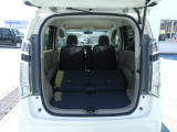簡単に収納出来る後部座席。広大な空間が出現します。シートアレンジが多彩な点も特徴です。レジャー用品もたっぷりと積み込め、休日の過ごし方の楽しみを拡げてくれます。