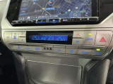 左右独立温度コントロールフルオートエアコンです。運転席、助手席それぞれで独立して温度設定ができます。冷え性の方が乗っても安心ですね♪
