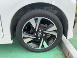 純正アルミホイール装備