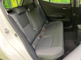 後部座席も気になるようなキズ・汚れやへたり等、大きなダメージはなく、良好な状態です。