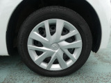 純正スチールホイル+カバー タイヤは新品へ交換いたします